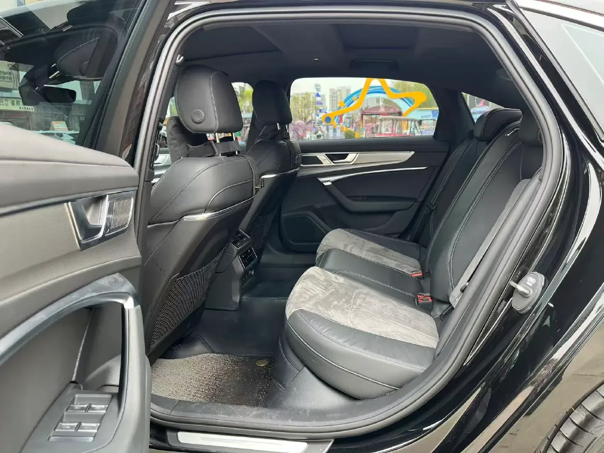 2024 Audi A6L 2.0T 245HP L4 7DCT,autocango,china used car exporter,china ev exporter,chinese used car exporter,chinese used ev exporter