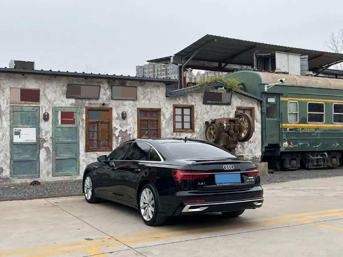 2024 Audi A6L 2.0T 245HP L4 7DCT,autocango,china used car exporter,china ev exporter,chinese used car exporter,chinese used ev exporter