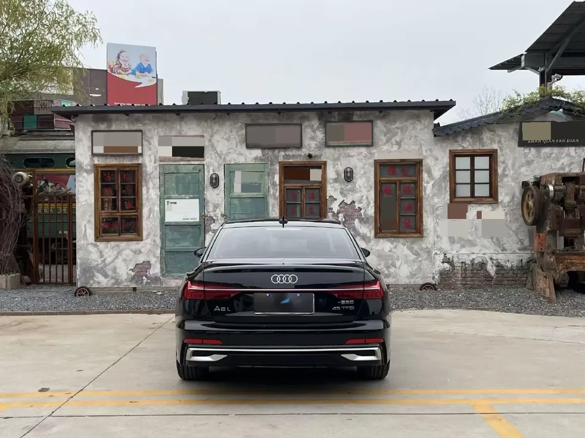 2024 Audi A6L 2.0T 245HP L4 7DCT,autocango,china used car exporter,china ev exporter,chinese used car exporter,chinese used ev exporter