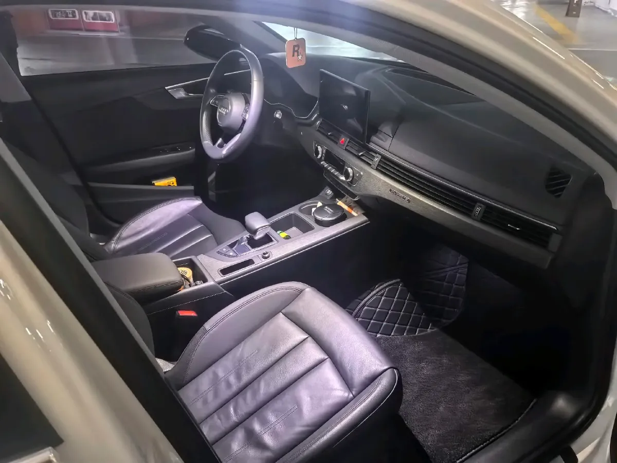 2021 Audi A4 2.0T 252HP L4 7DCT,autocango,china used car exporter,china ev exporter,chinese used car exporter,chinese used ev exporter