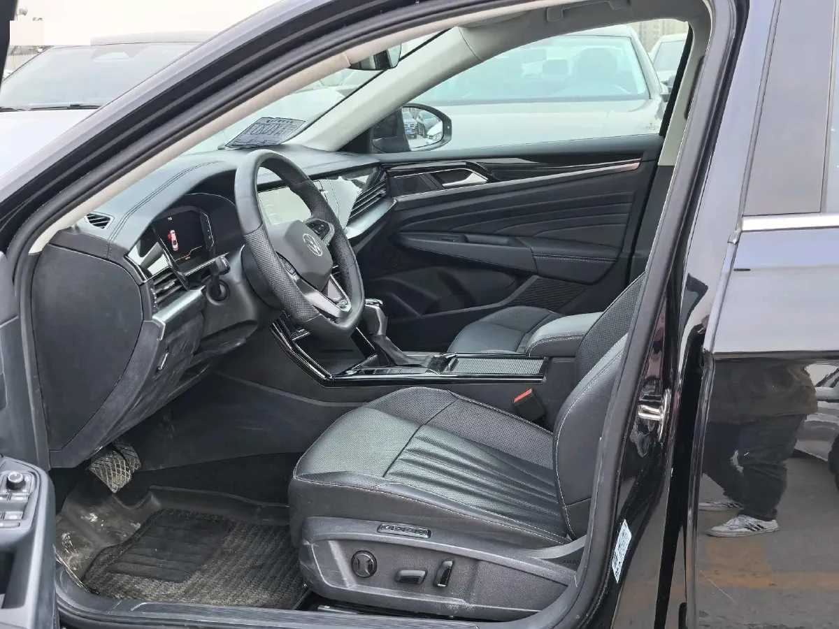 2024 Volkswagen Passat 2.0T 220HP L4 7DCT,autocango,china used car exporter,china ev exporter,chinese used car exporter,chinese used ev exporter