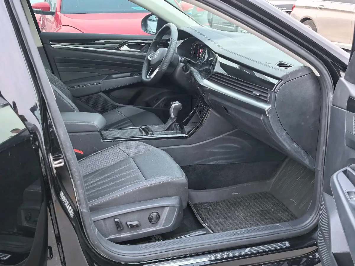 2024 Volkswagen Passat 2.0T 220HP L4 7DCT,autocango,china used car exporter,china ev exporter,chinese used car exporter,chinese used ev exporter