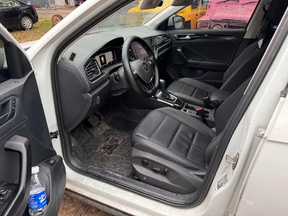 2021 Volkswagen T-Roc 1.4T 150HP L4 7DCT,autocango,china used car exporter,china ev exporter,chinese used car exporter,chinese used ev exporter