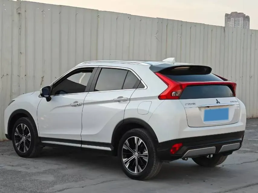 2021 Mitsubishi Eclipse Cross 1.5T 170HP L4 CVT,autocango,china used car exporter,china ev exporter,chinese used car exporter,chinese used ev exporter