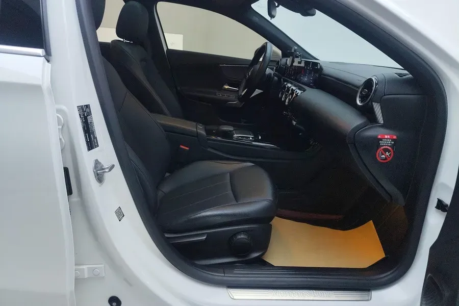 2023 Mercedes-Benz A Class 1.3T 163HP L4 7DCT,autocango,china used car exporter,china ev exporter,chinese used car exporter,chinese used ev exporter