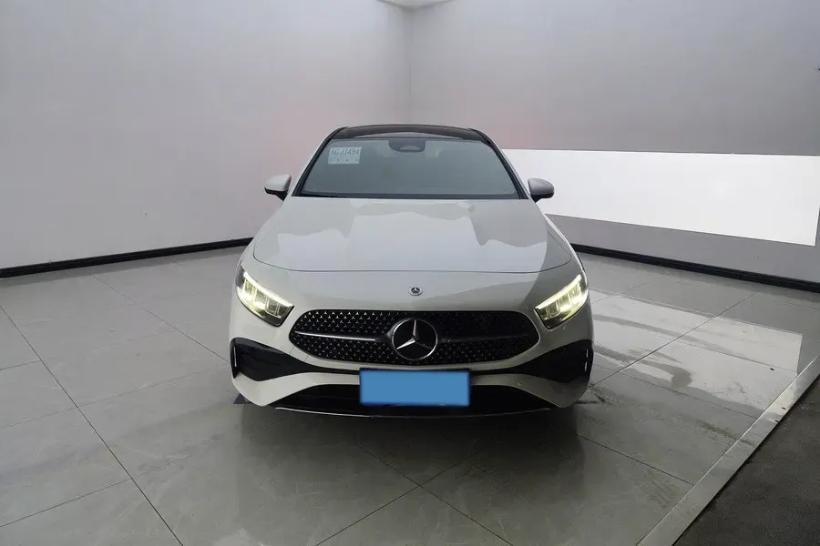 2023 Mercedes-Benz A Class 1.3T 163HP L4 7DCT,autocango,china used car exporter,china ev exporter,chinese used car exporter,chinese used ev exporter