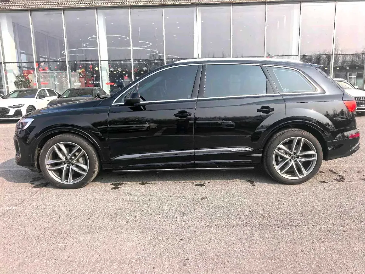 2025 Audi Q7 3.0T 340HP V6 8AT,autocango,china used car exporter,china ev exporter,chinese used car exporter,chinese used ev exporter