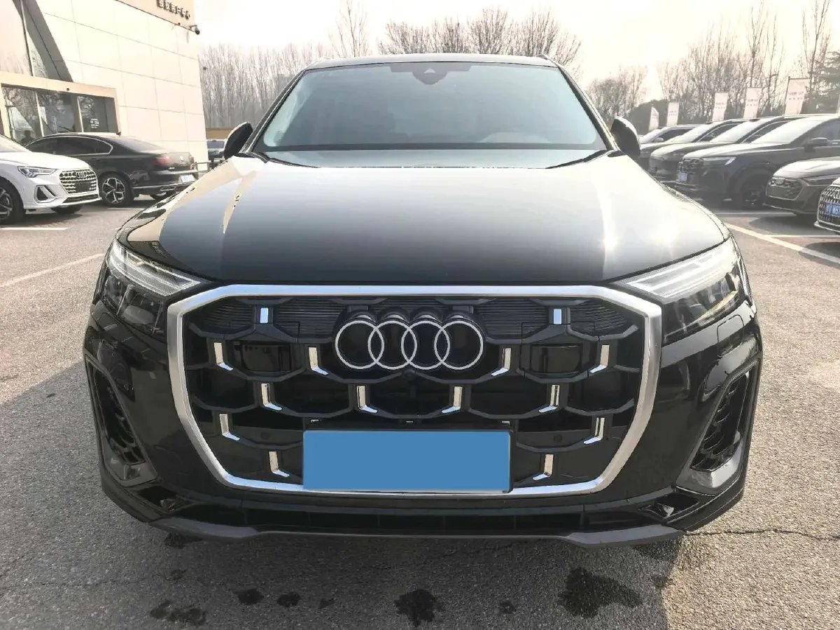 2025 Audi Q7 3.0T 340HP V6 8AT,autocango,china used car exporter,china ev exporter,chinese used car exporter,chinese used ev exporter