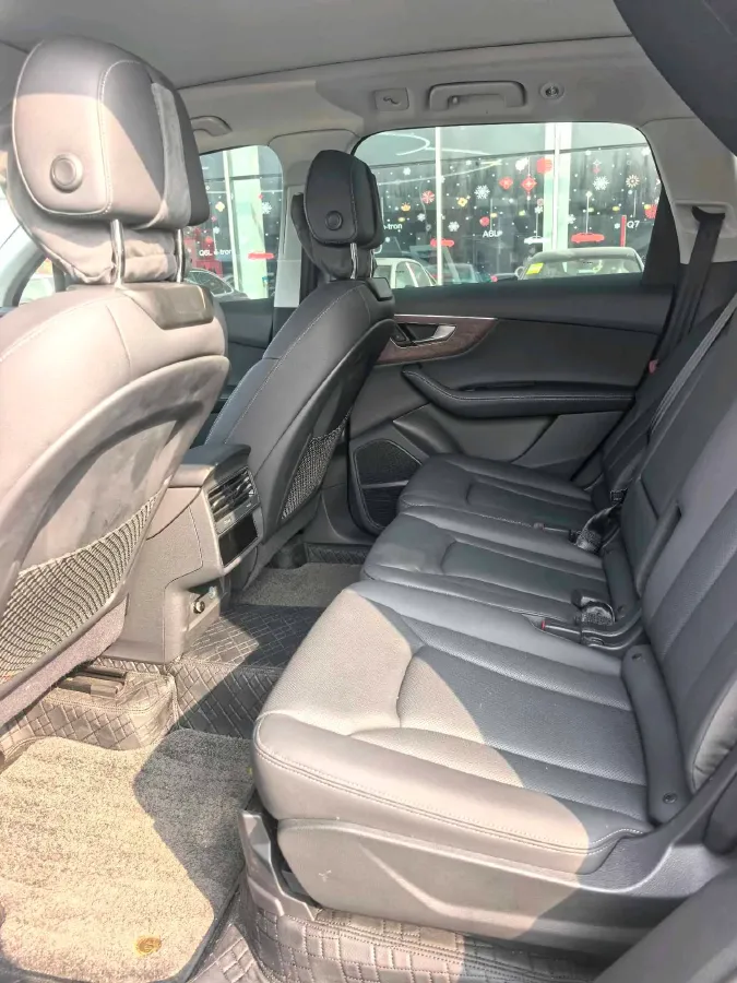 2025 Audi Q7 3.0T 340HP V6 8AT,autocango,china used car exporter,china ev exporter,chinese used car exporter,chinese used ev exporter
