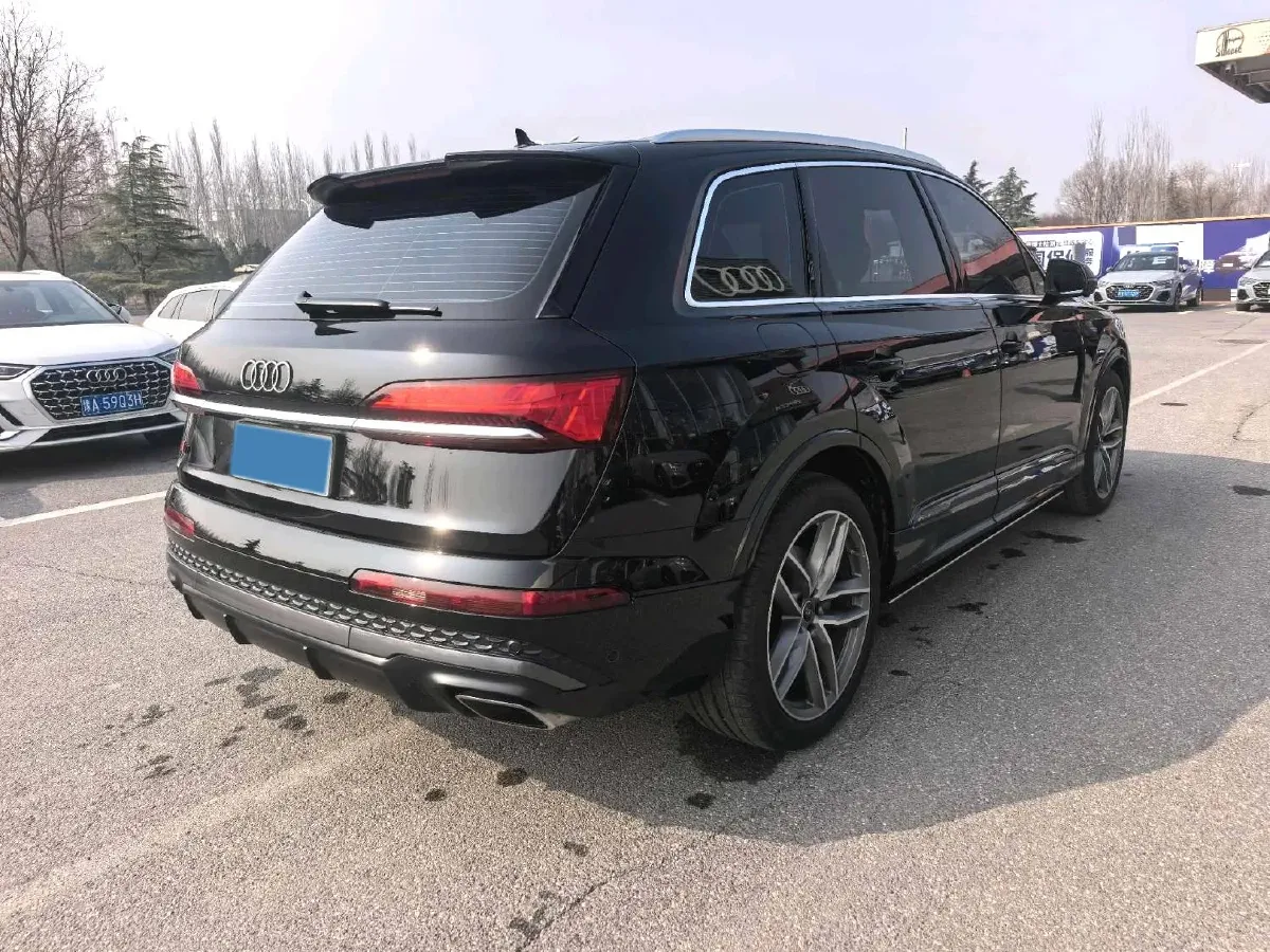 2025 Audi Q7 3.0T 340HP V6 8AT,autocango,china used car exporter,china ev exporter,chinese used car exporter,chinese used ev exporter