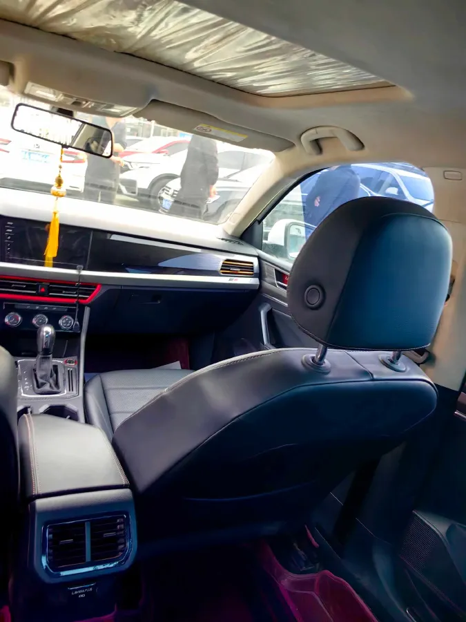 2022 Bestune B70 2.0T 224HP L4 6AT,autocango,china used car exporter,china ev exporter,chinese used car exporter,chinese used ev exporter