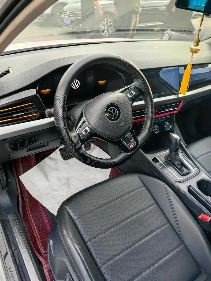 2022 Bestune B70 2.0T 224HP L4 6AT,autocango,china used car exporter,china ev exporter,chinese used car exporter,chinese used ev exporter