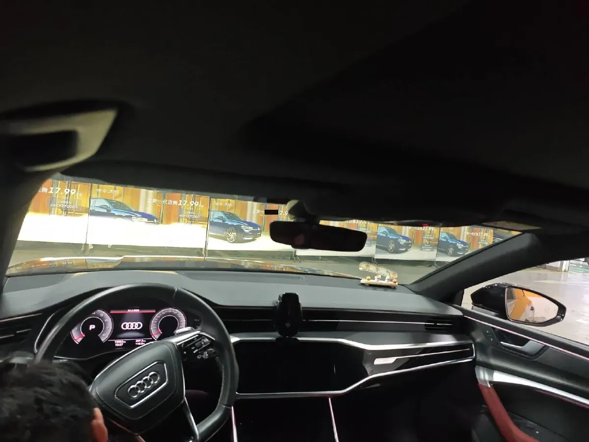 2024 Audi A7L 2.0T 245HP L4 7DCT,autocango,china used car exporter,china ev exporter,chinese used car exporter,chinese used ev exporter