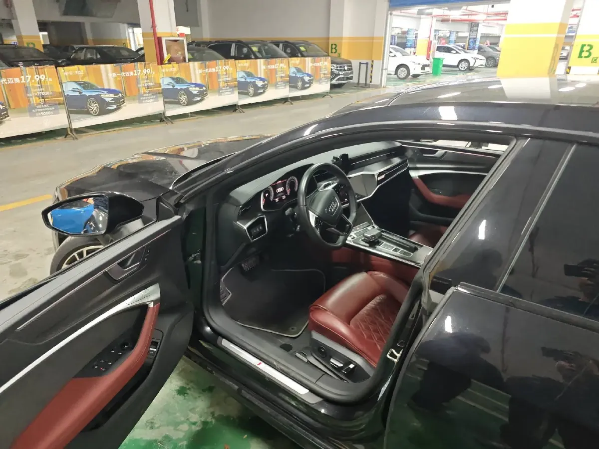 2024 Audi A7L 2.0T 245HP L4 7DCT,autocango,china used car exporter,china ev exporter,chinese used car exporter,chinese used ev exporter