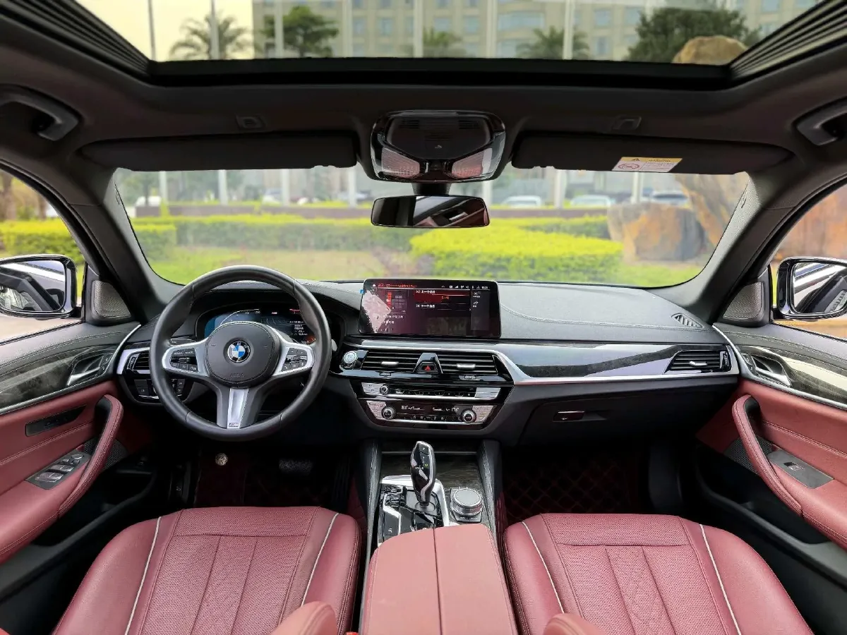 2022 BMW 5 Series 2.0T 184HP L4 8AT,autocango,china used car exporter,china ev exporter,chinese used car exporter,chinese used ev exporter