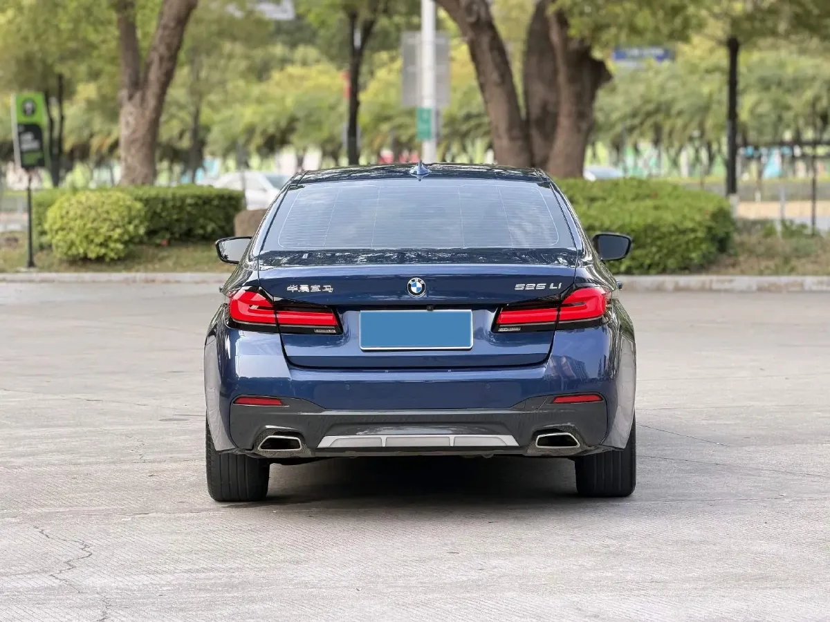2022 BMW 5 Series 2.0T 184HP L4 8AT,autocango,china used car exporter,china ev exporter,chinese used car exporter,chinese used ev exporter