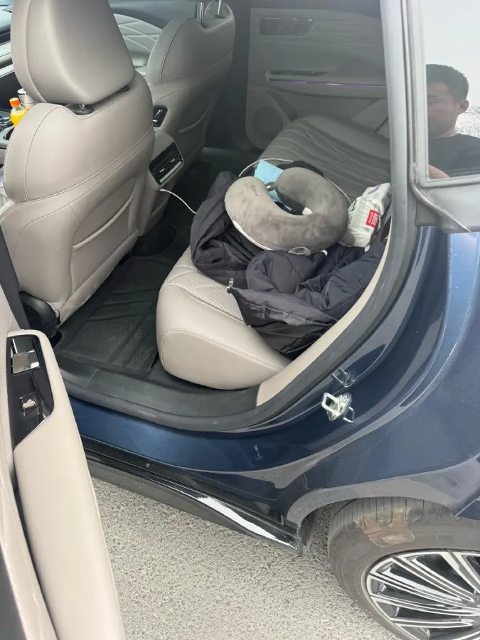 2025 Geely Galaxy Starshine 8 1.5T 163HP L4 3DHT PHEV 18.4KWH,autocango,china used car exporter,china ev exporter,chinese used car exporter,chinese used ev exporter