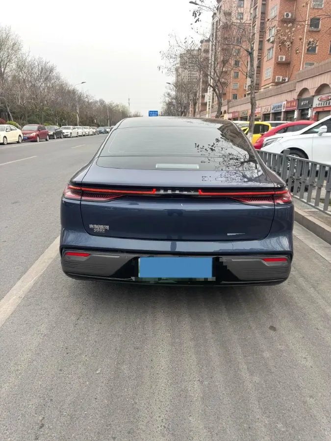 2025 Geely Galaxy Starshine 8 1.5T 163HP L4 3DHT PHEV 18.4KWH,autocango,china used car exporter,china ev exporter,chinese used car exporter,chinese used ev exporter