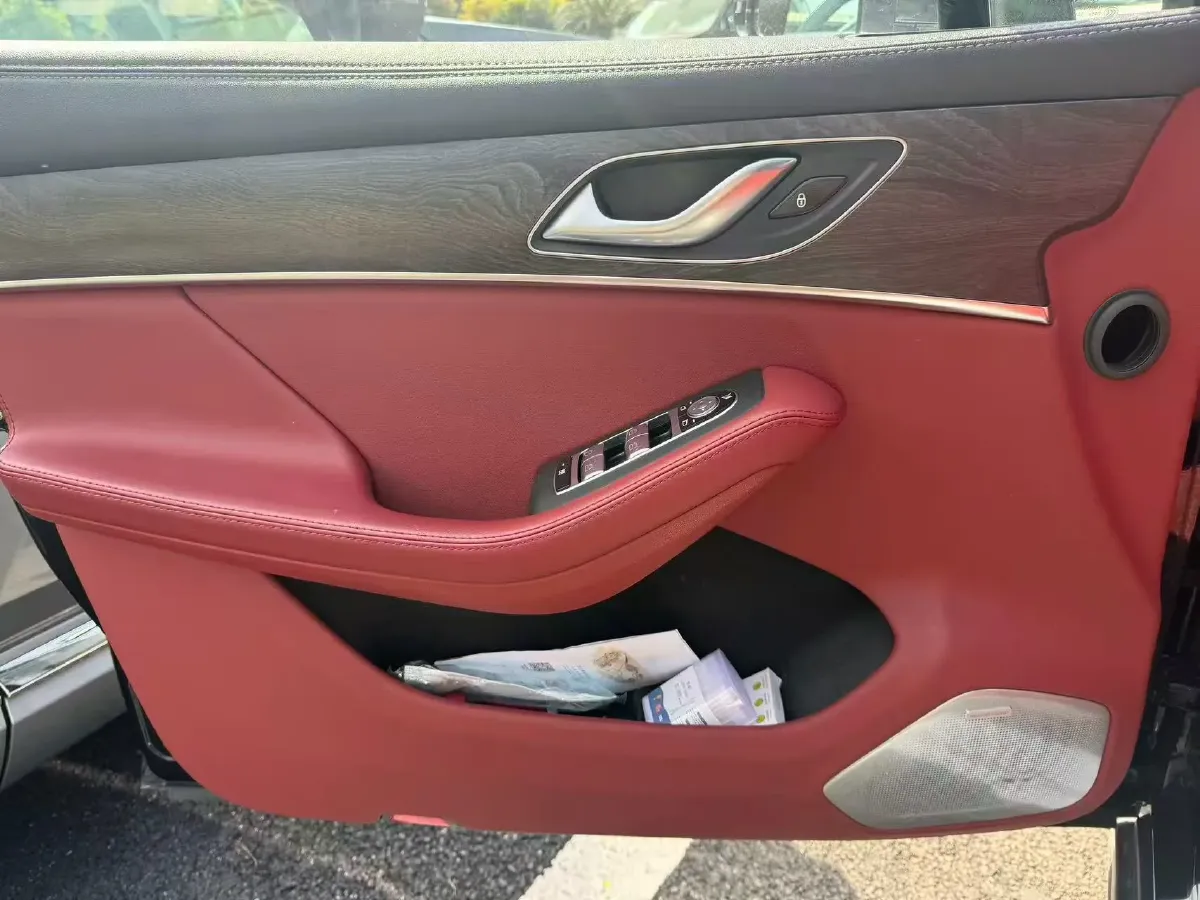 2021 SERES SF5 Range Extended 112HP REEV 35KWH,autocango,china used car exporter,china ev exporter,chinese used car exporter,chinese used ev exporter