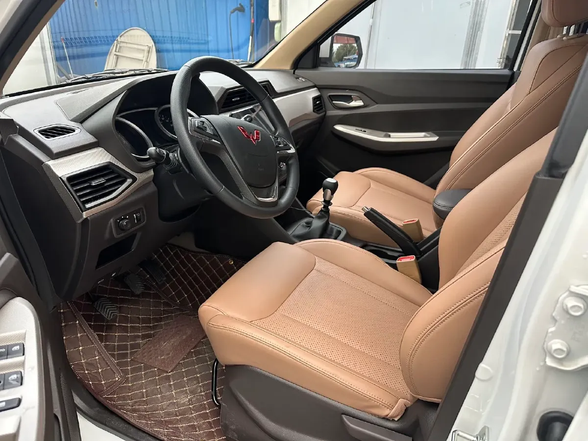 2021 WuLing HongGuang 1.5L 99HP L4 6MT,autocango,china used car exporter,china ev exporter,chinese used car exporter,chinese used ev exporter