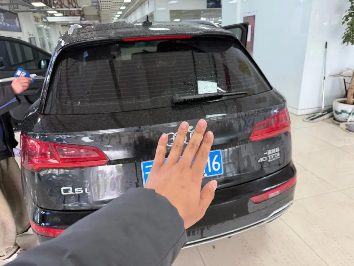 2020 Audi Q5L 2.0T 190HP L4 7DCT,autocango,china used car exporter,china ev exporter,chinese used car exporter,chinese used ev exporter