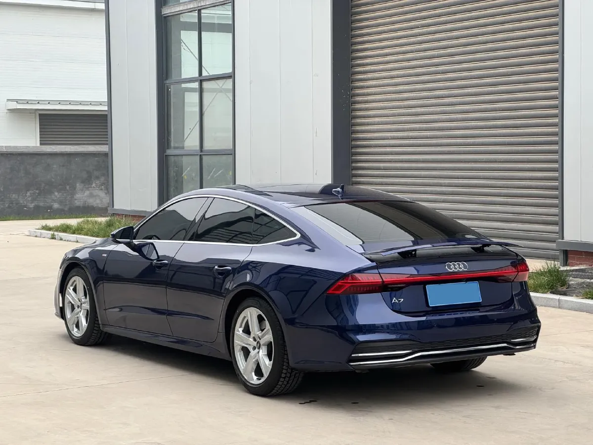 2021 Audi A7 2.0T 190HP L4 7DCT,autocango,china used car exporter,china ev exporter,chinese used car exporter,chinese used ev exporter