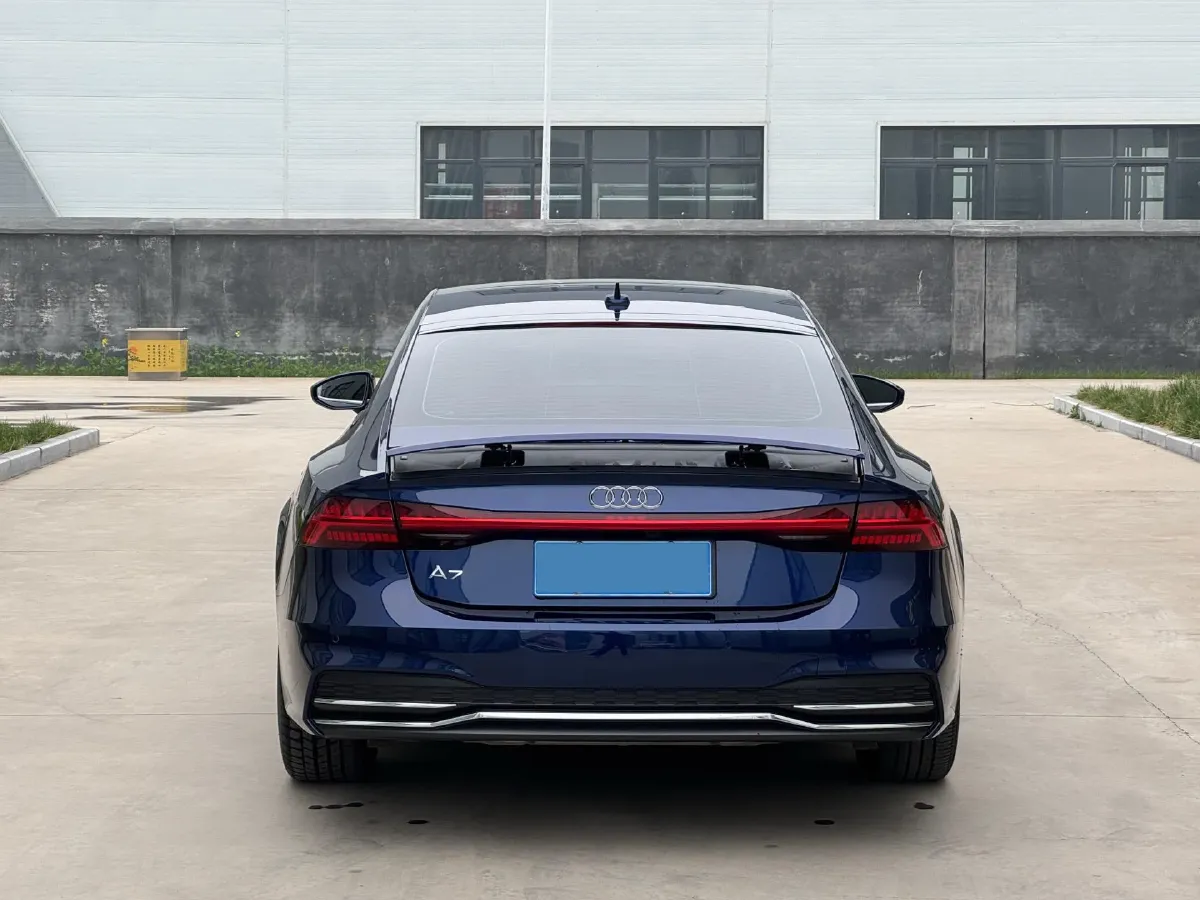 2021 Audi A7 2.0T 190HP L4 7DCT,autocango,china used car exporter,china ev exporter,chinese used car exporter,chinese used ev exporter