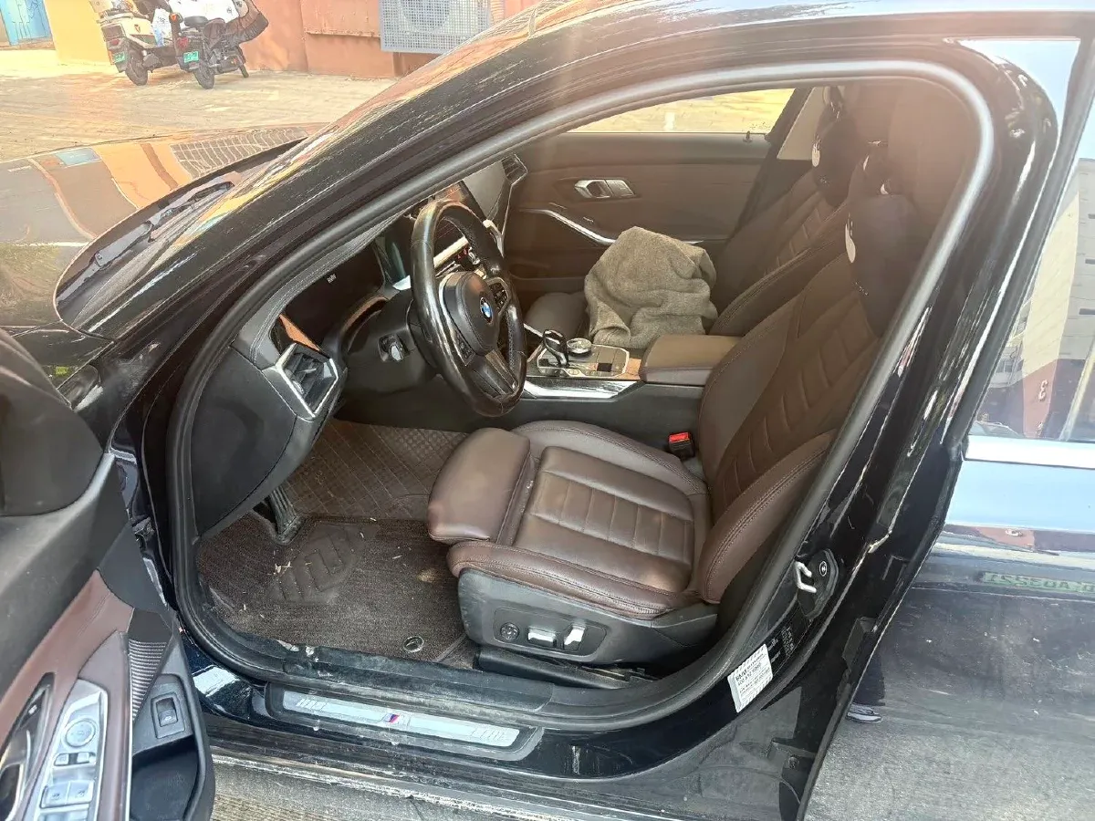 2021 BMW 3 Series 2.0T 156HP L4 8AT,autocango,china used car exporter,china ev exporter,chinese used car exporter,chinese used ev exporter