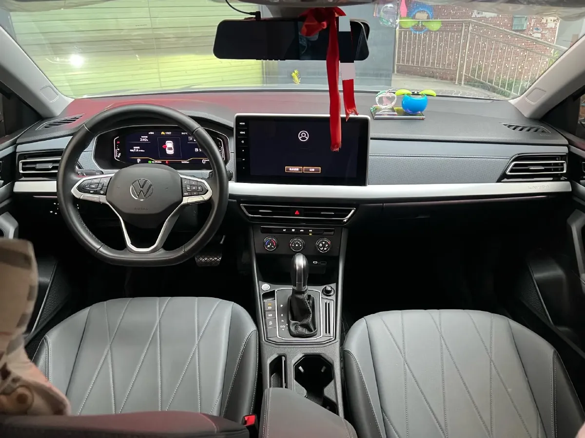 2023 Volkswagen Lavida 1.5L 110HP L4 6AT,autocango,china used car exporter,china ev exporter,chinese used car exporter,chinese used ev exporter