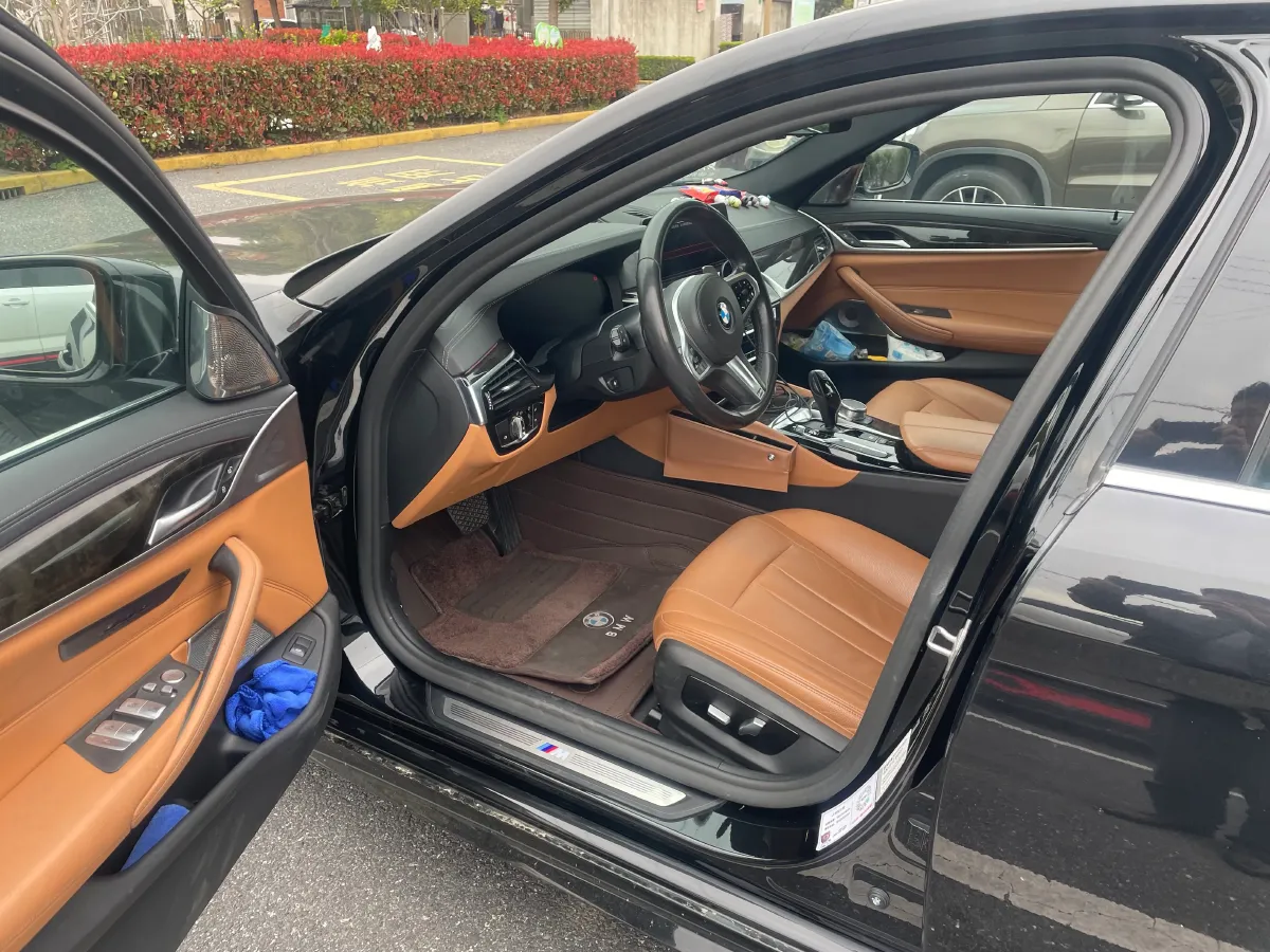 2020 BMW 5 Series 2.0T 252HP L4 8AT,autocango,china used car exporter,china ev exporter,chinese used car exporter,chinese used ev exporter