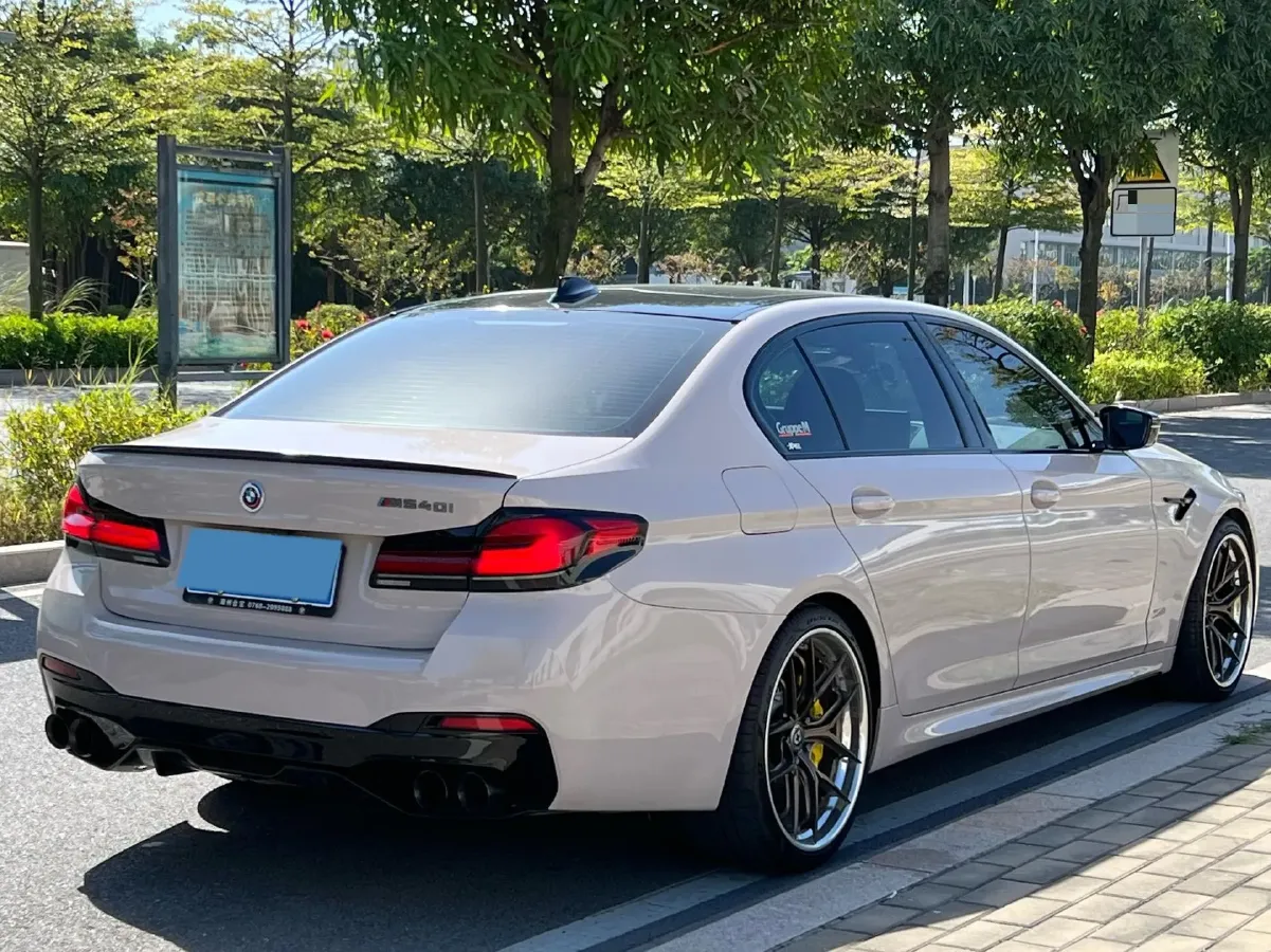 2021 BMW 5 Series 2.0T 252HP L4 8AT,autocango,china used car exporter,china ev exporter,chinese used car exporter,chinese used ev exporter