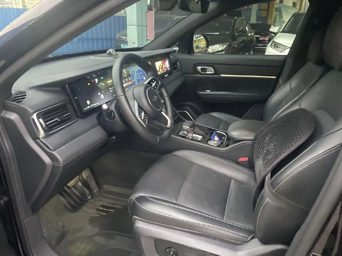 2021 Li ONE Range Extended 131HP REEV 40.5KWH,autocango,china used car exporter,china ev exporter,chinese used car exporter,chinese used ev exporter