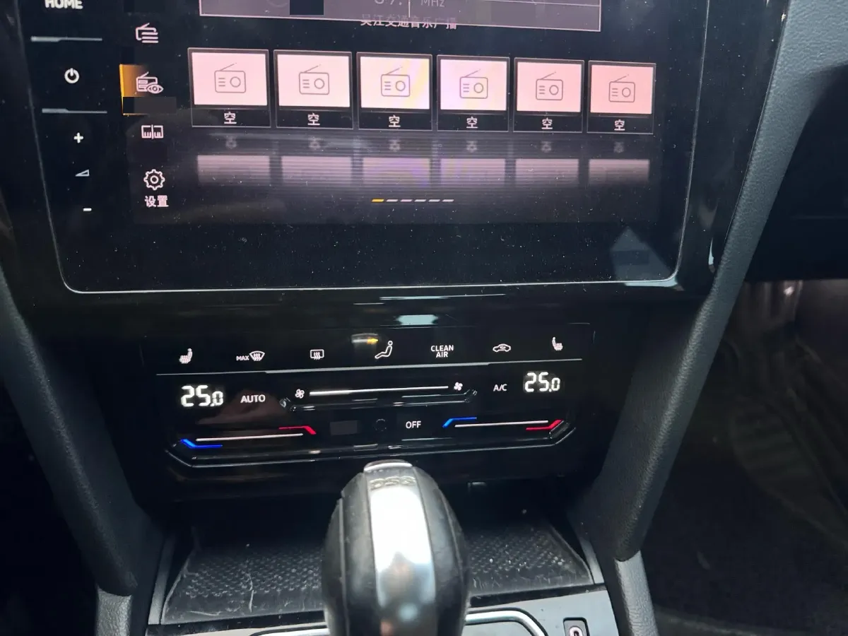 2020 Volkswagen Magotan 2.0T 220HP L4 7DCT,autocango,china used car exporter,china ev exporter,chinese used car exporter,chinese used ev exporter