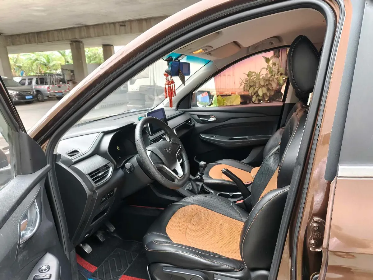 2018 WuLing HongGuang S3 1.5L 112HP L4 6MT,autocango,china used car exporter,china ev exporter,chinese used car exporter,chinese used ev exporter