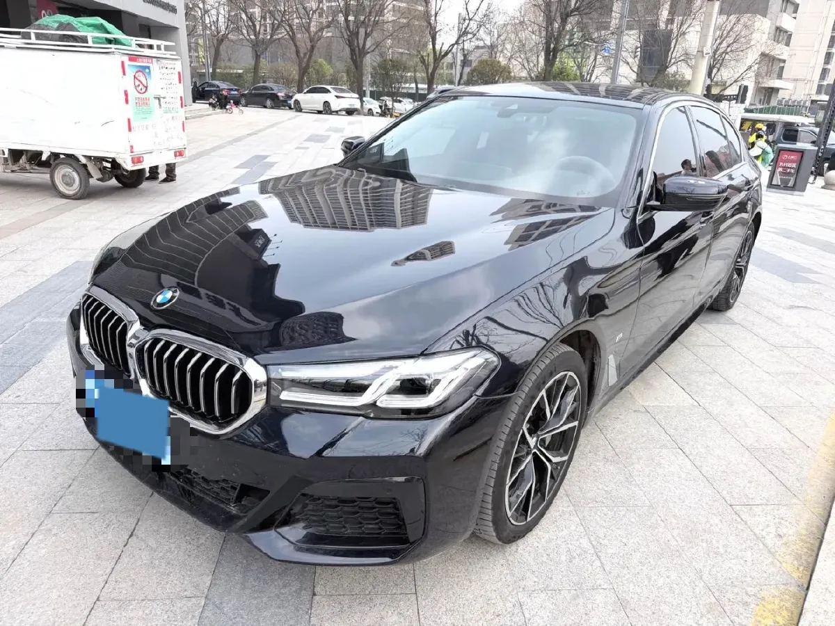 2022 BMW 5 Series 2.0T 252HP L4 8AT,autocango,china used car exporter,china ev exporter,chinese used car exporter,chinese used ev exporter
