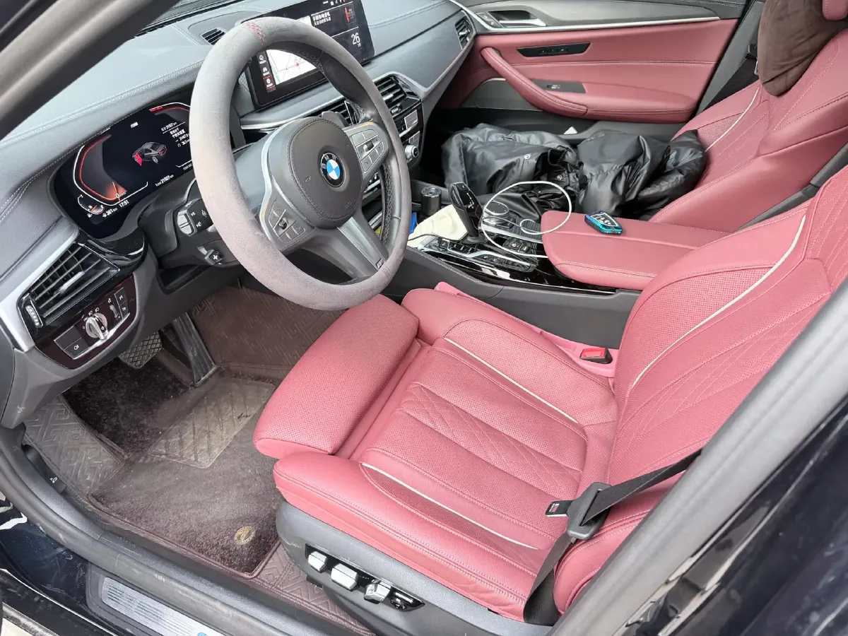 2022 BMW 5 Series 2.0T 252HP L4 8AT,autocango,china used car exporter,china ev exporter,chinese used car exporter,chinese used ev exporter