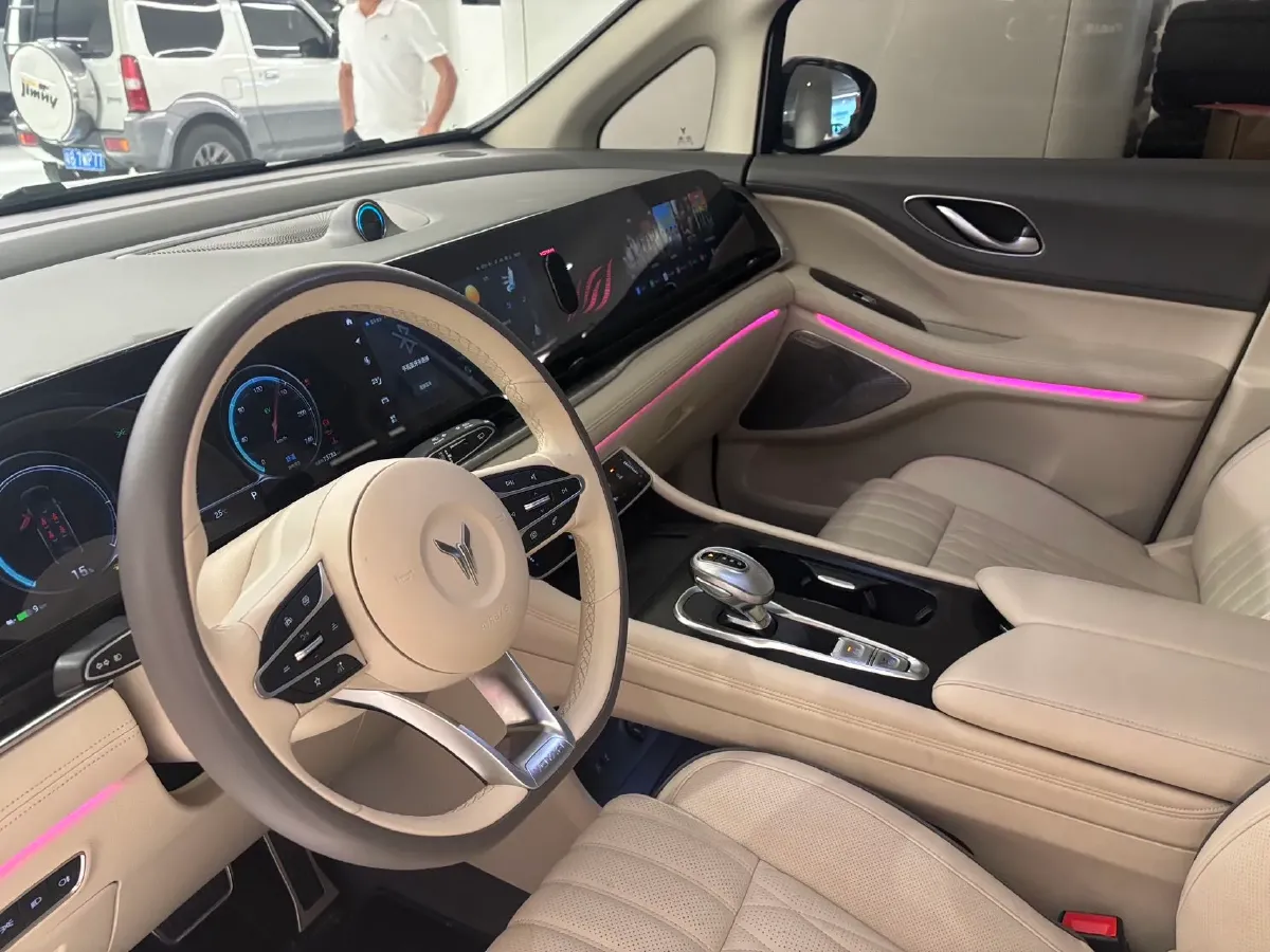 2022 Voyah Dream 1.5T 136HP L4 PHEV 25.57KWH,autocango,china used car exporter,china ev exporter,chinese used car exporter,chinese used ev exporter