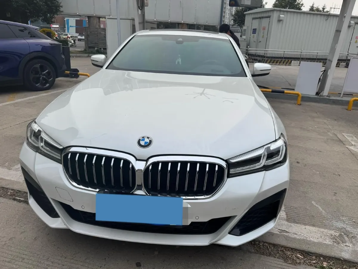 2021 BMW 5 Series 2.0T 252HP L4 8AT,autocango,china used car exporter,china ev exporter,chinese used car exporter,chinese used ev exporter