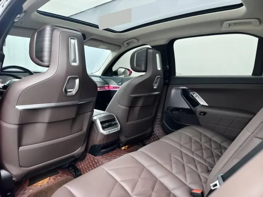 2023 BMW 3.0T 333HP L6 8AT,autocango,china used car exporter,china ev exporter,chinese used car exporter,chinese used ev exporter