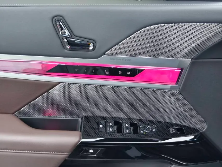 2023 BMW 3.0T 333HP L6 8AT,autocango,china used car exporter,china ev exporter,chinese used car exporter,chinese used ev exporter