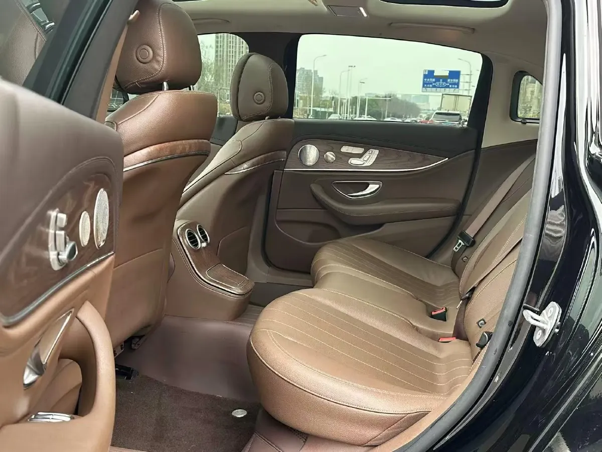 2022 Mercedes-Benz E Class 2.0T 258HP L4 9AT,autocango,china used car exporter,china ev exporter,chinese used car exporter,chinese used ev exporter