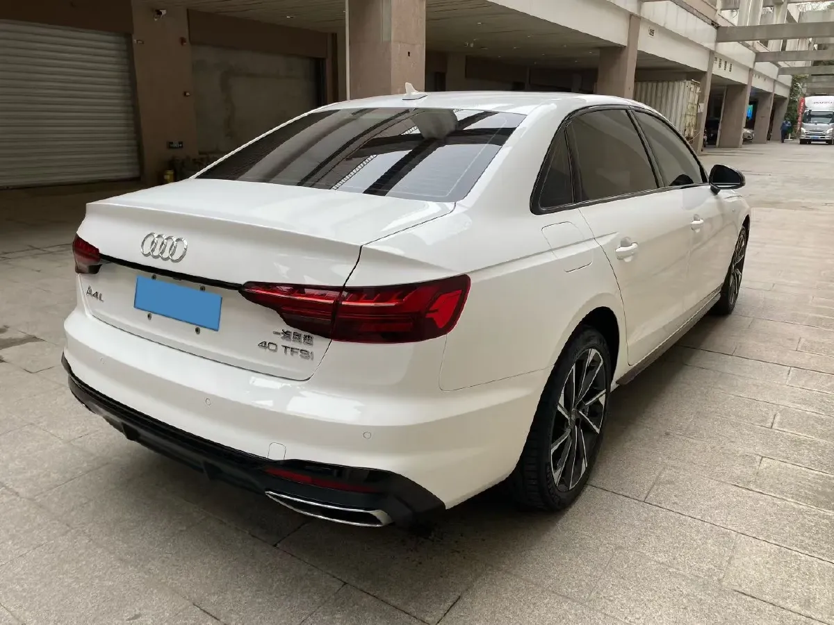 2023 Audi A4L 2.0T 190HP L4 7DCT,autocango,china used car exporter,china ev exporter,chinese used car exporter,chinese used ev exporter