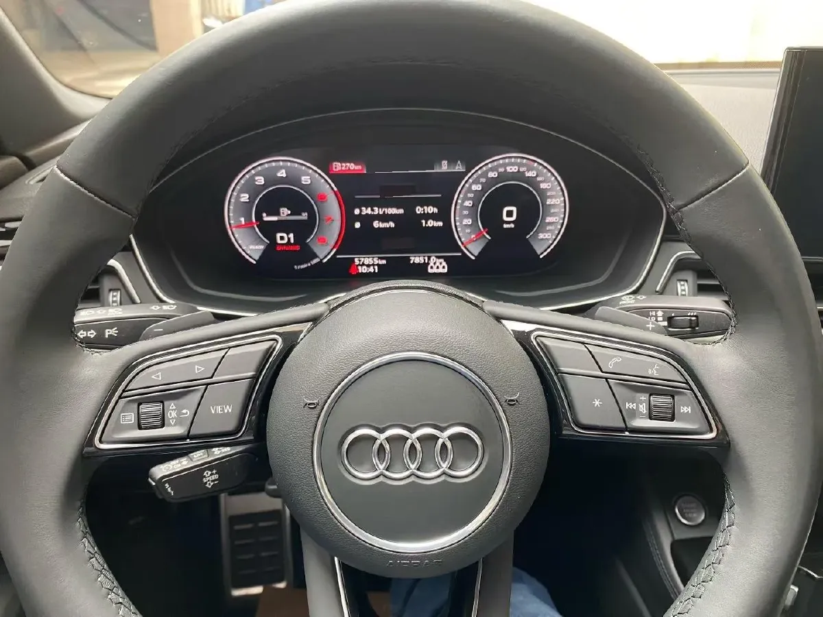 2023 Audi A4L 2.0T 190HP L4 7DCT,autocango,china used car exporter,china ev exporter,chinese used car exporter,chinese used ev exporter