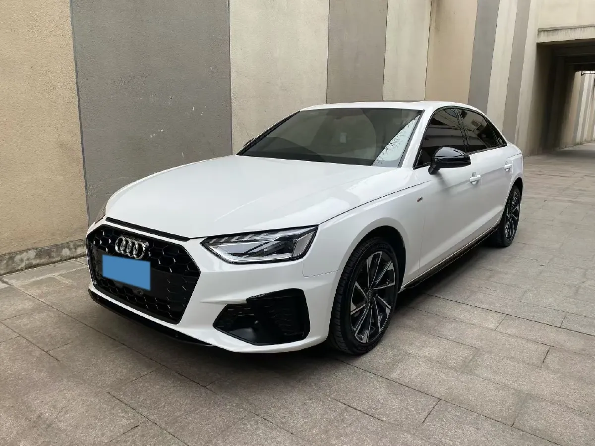 2023 Audi A4L 2.0T 190HP L4 7DCT,autocango,china used car exporter,china ev exporter,chinese used car exporter,chinese used ev exporter