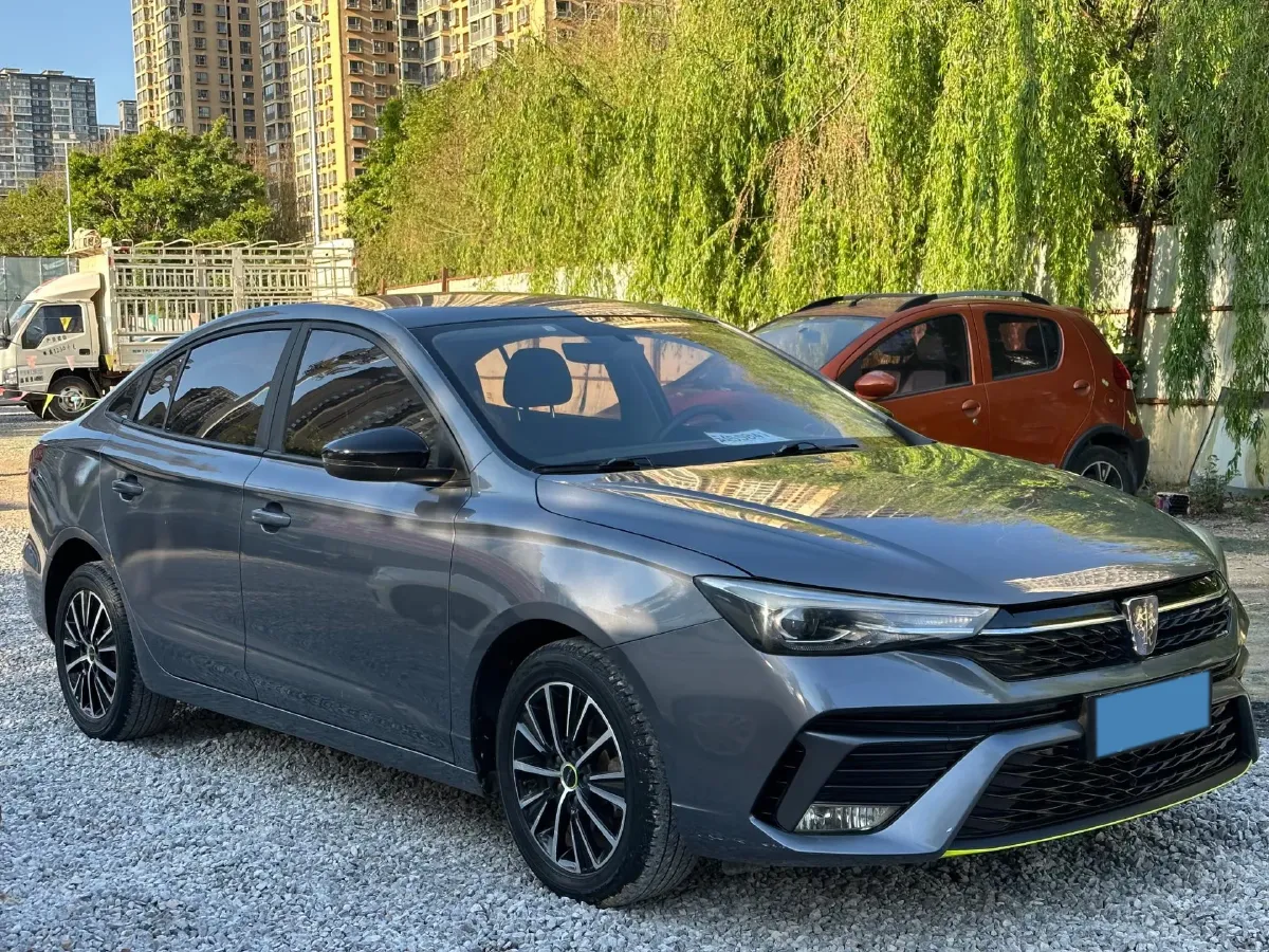 2021 Roewe i5 1.5L 120HP L4 5MT,autocango,china used car exporter,china ev exporter,chinese used car exporter,chinese used ev exporter