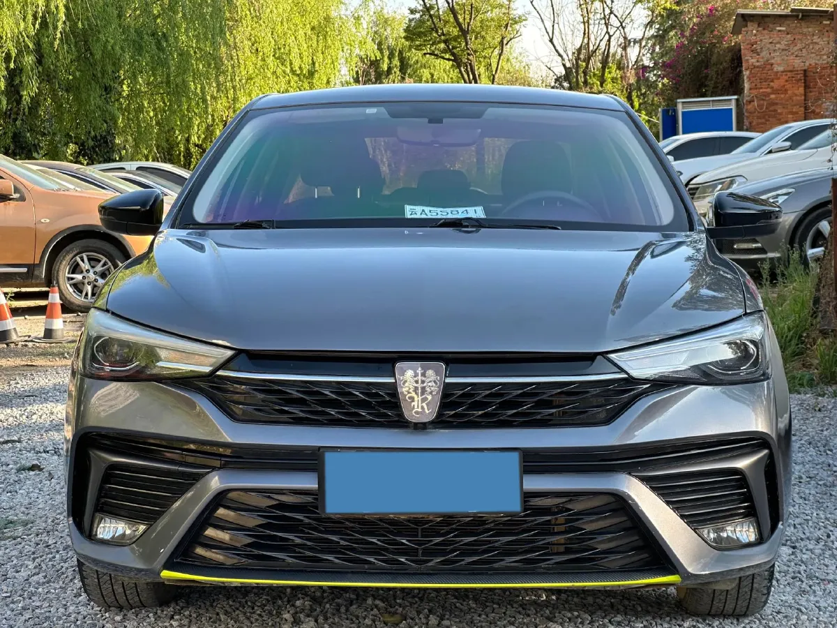 2021 Roewe i5 1.5L 120HP L4 5MT,autocango,china used car exporter,china ev exporter,chinese used car exporter,chinese used ev exporter