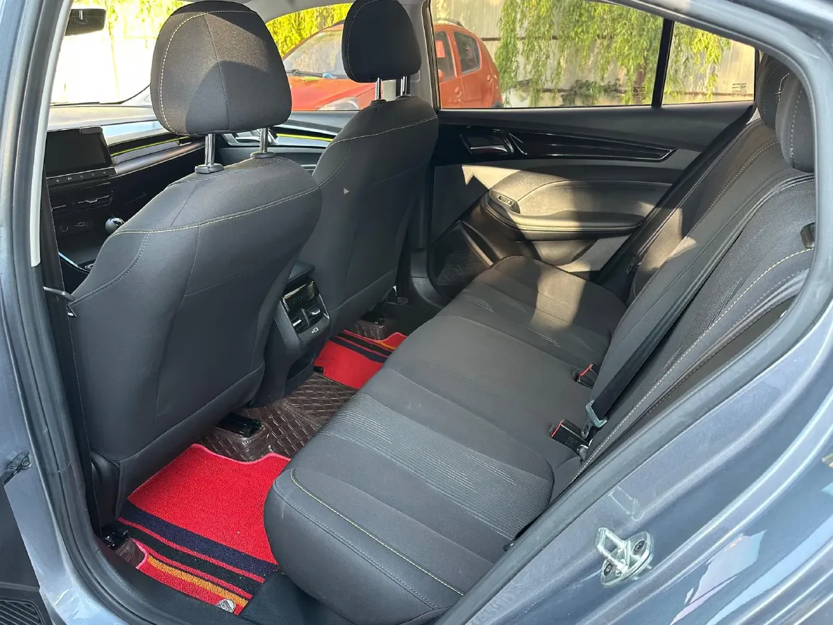 2021 Roewe i5 1.5L 120HP L4 5MT,autocango,china used car exporter,china ev exporter,chinese used car exporter,chinese used ev exporter