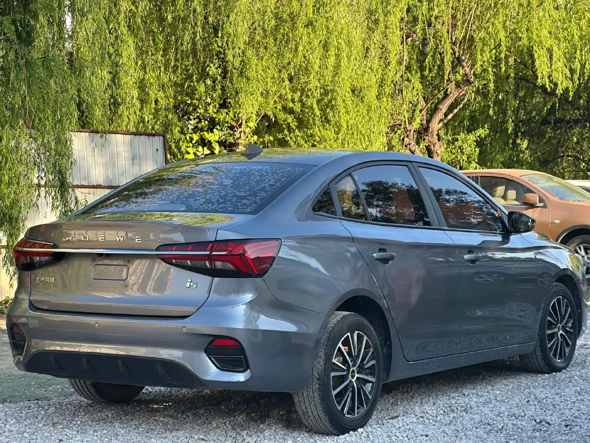 2021 Roewe i5 1.5L 120HP L4 5MT,autocango,china used car exporter,china ev exporter,chinese used car exporter,chinese used ev exporter