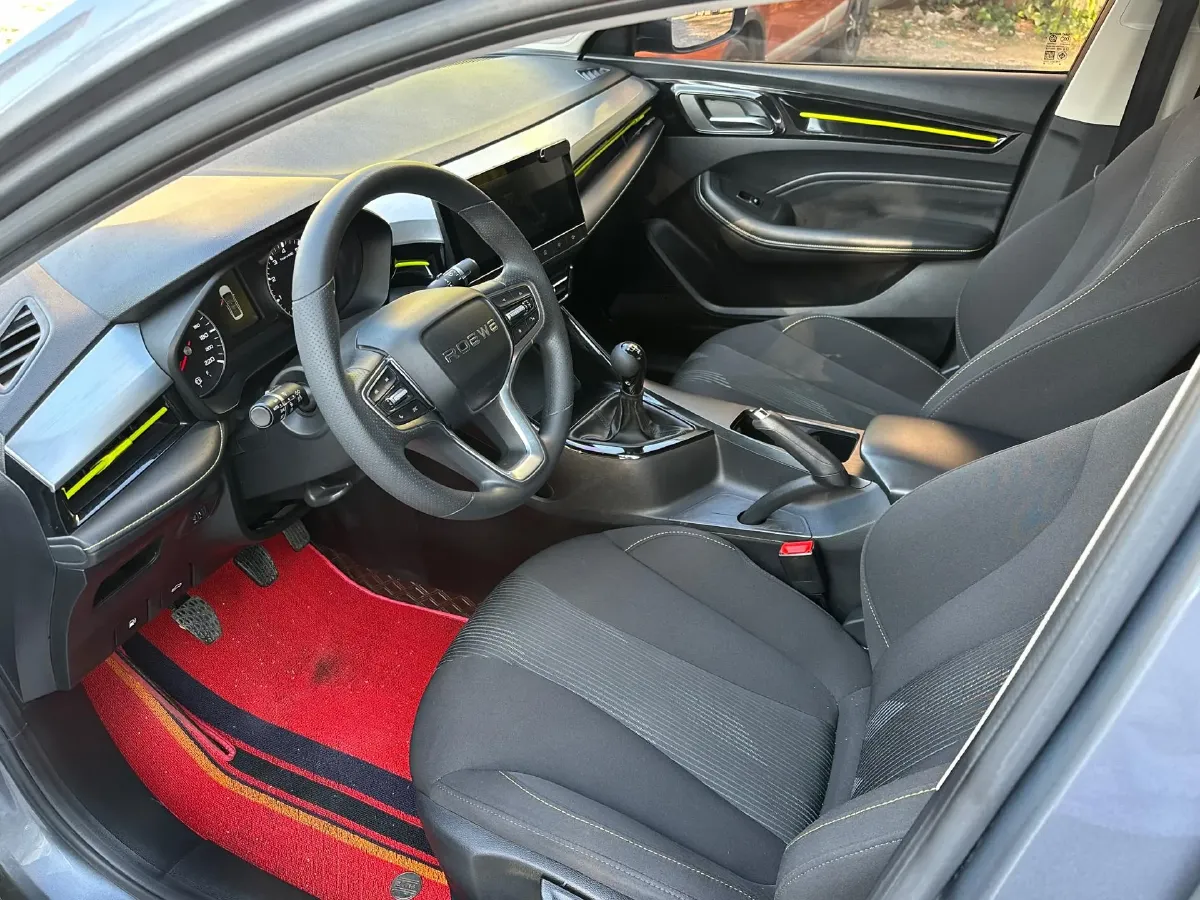 2021 Roewe i5 1.5L 120HP L4 5MT,autocango,china used car exporter,china ev exporter,chinese used car exporter,chinese used ev exporter