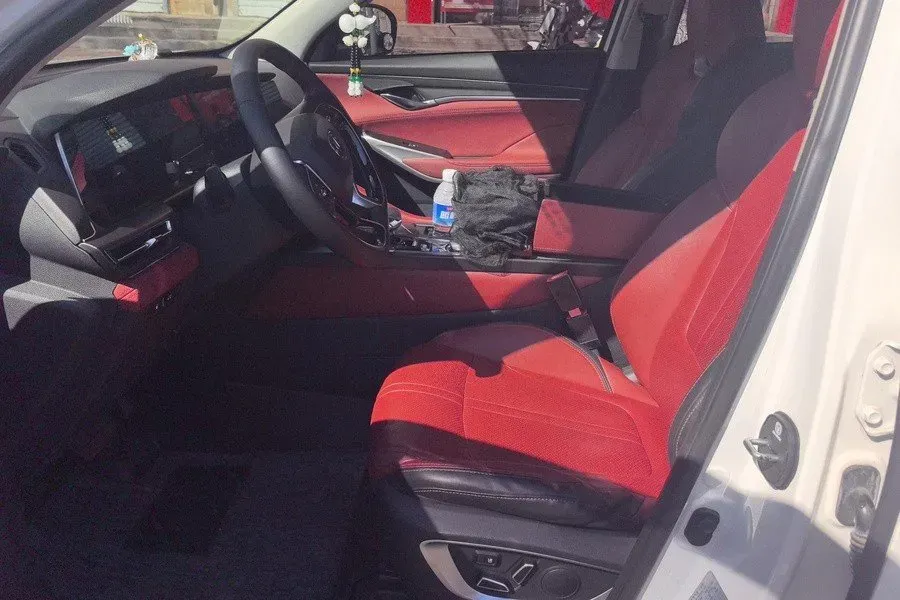 2020 ChangAn CS75 Plus 2.0T 233HP L4 8AT,autocango,china used car exporter,china ev exporter,chinese used car exporter,chinese used ev exporter